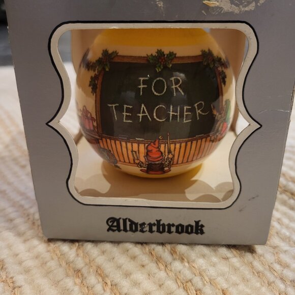 Vintage Alderbrook ''Teacher" Christmas ornament - Picture 2 of 5